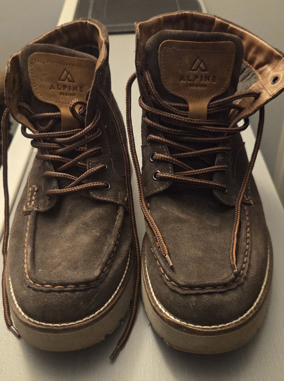 Alpine Design Men's Dark Brown Suede Chukka Boots